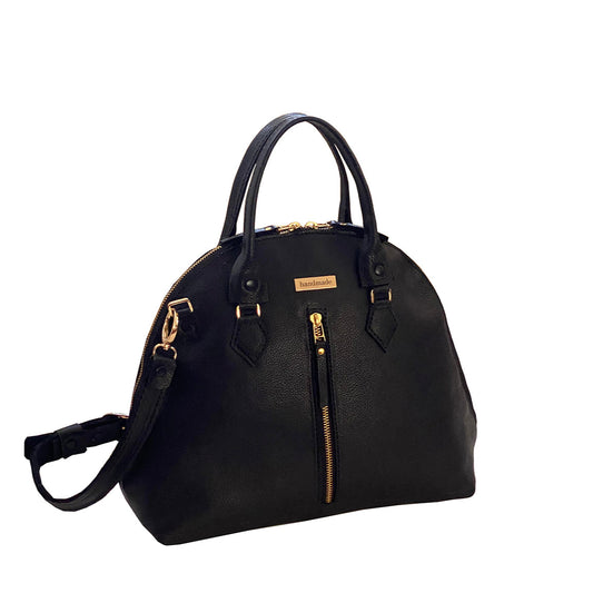 תיק יד מעור שחור עם טקסטורה עדינה מסוגנן ומחוייט במראה חצי עגול