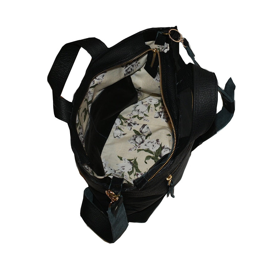 תיק עור שחור עם טקסטורה עדינה ללפטופ