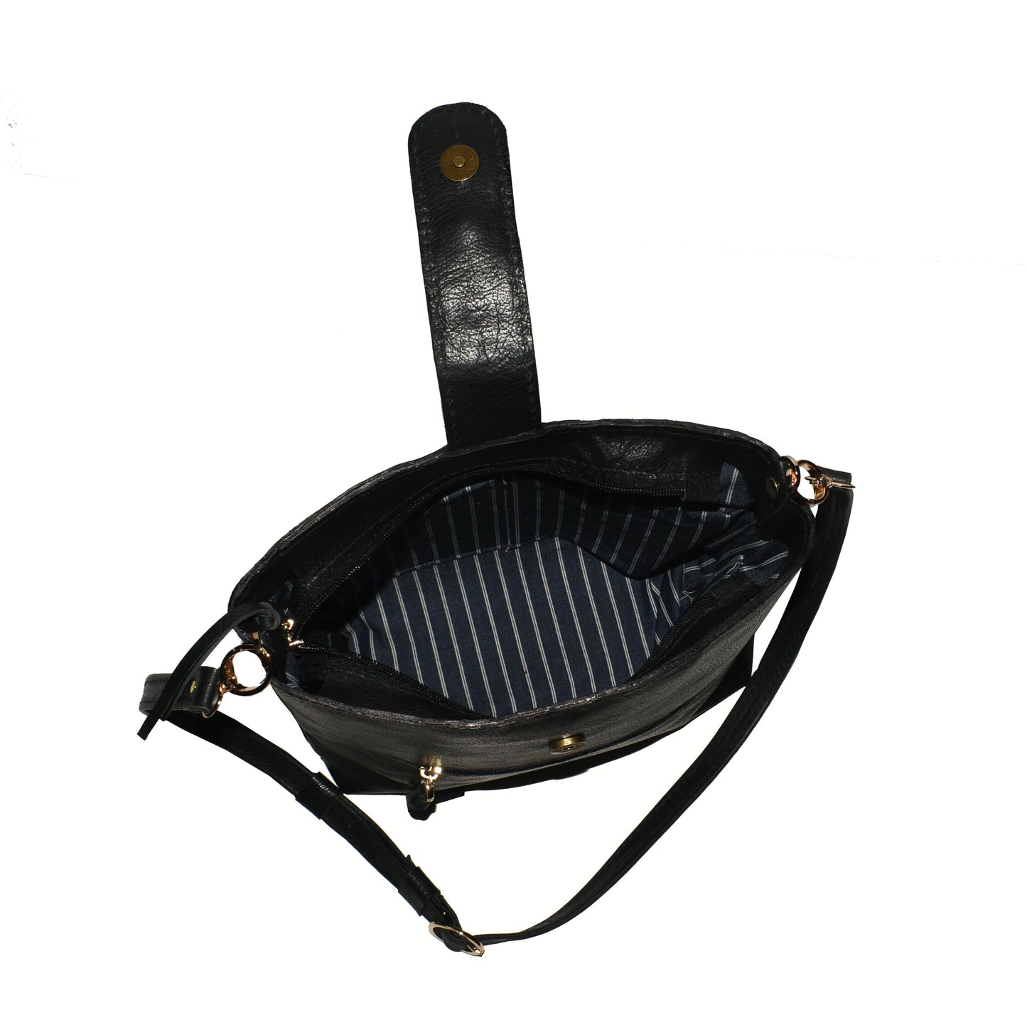 תיק עור שחור קטן במראה קלאסי ואלגנטי מעור רך ואיכותי בגימור מט עדין