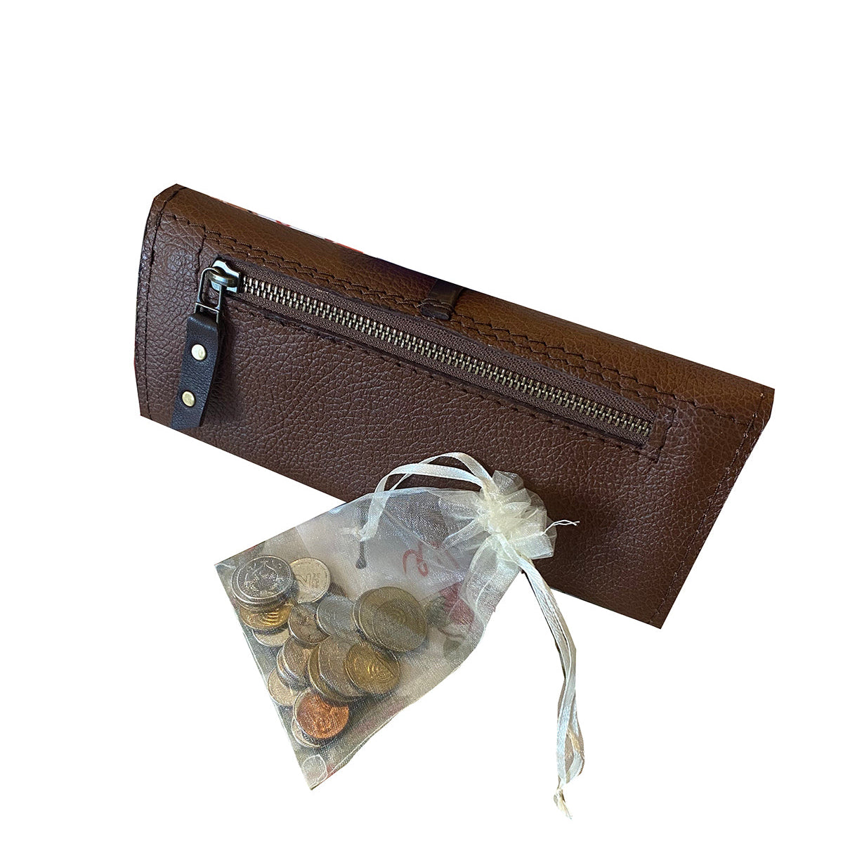 ארנק עור חום שוקולד עם חישוק בחזית וקשר אופנתי