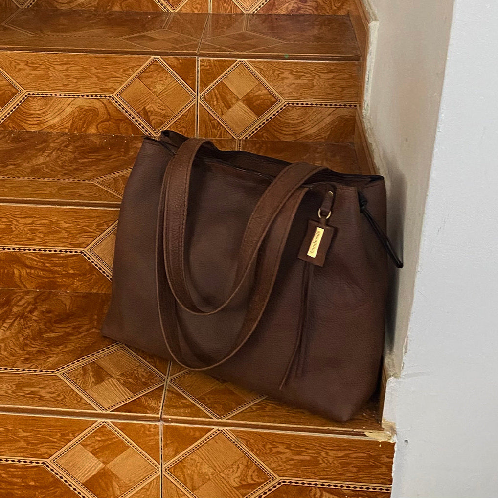 תיק נשיאה דורית גדול מעור חום אפריקה לתליה על הכתף