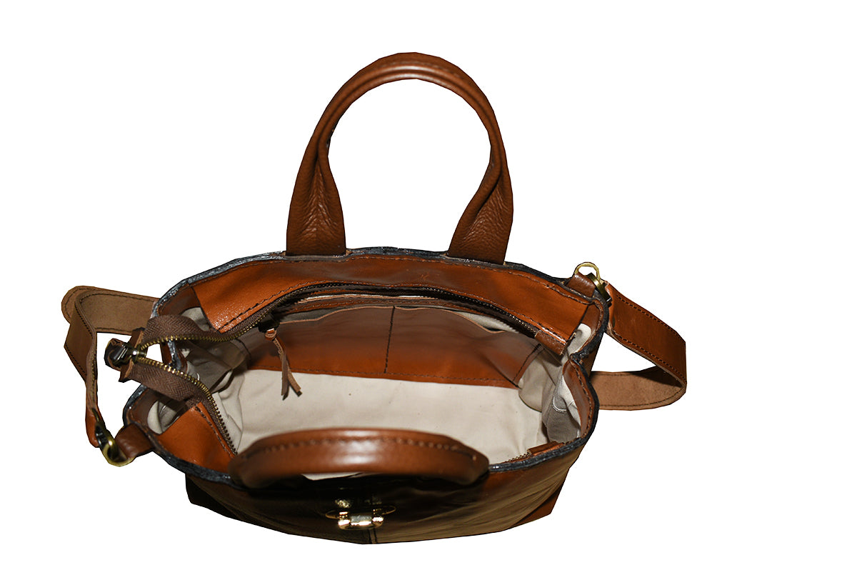 תיק יד מעור חום שוקולד בחציו ובחצי השני - עור חום דובדבן