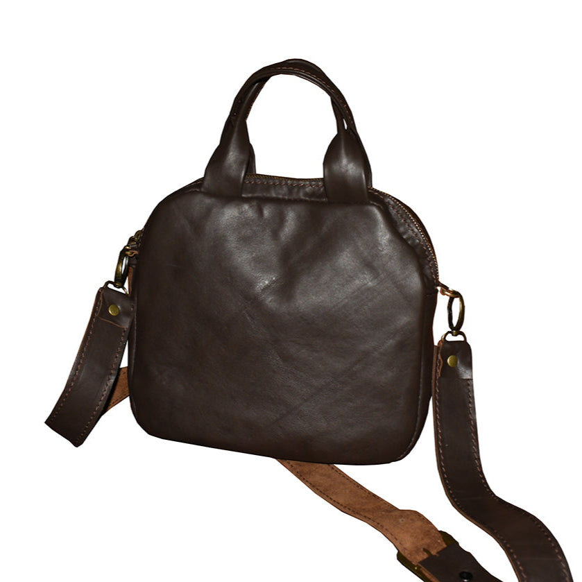 תיק עור חום שוקולד כהה עם כיס כפול בחזית