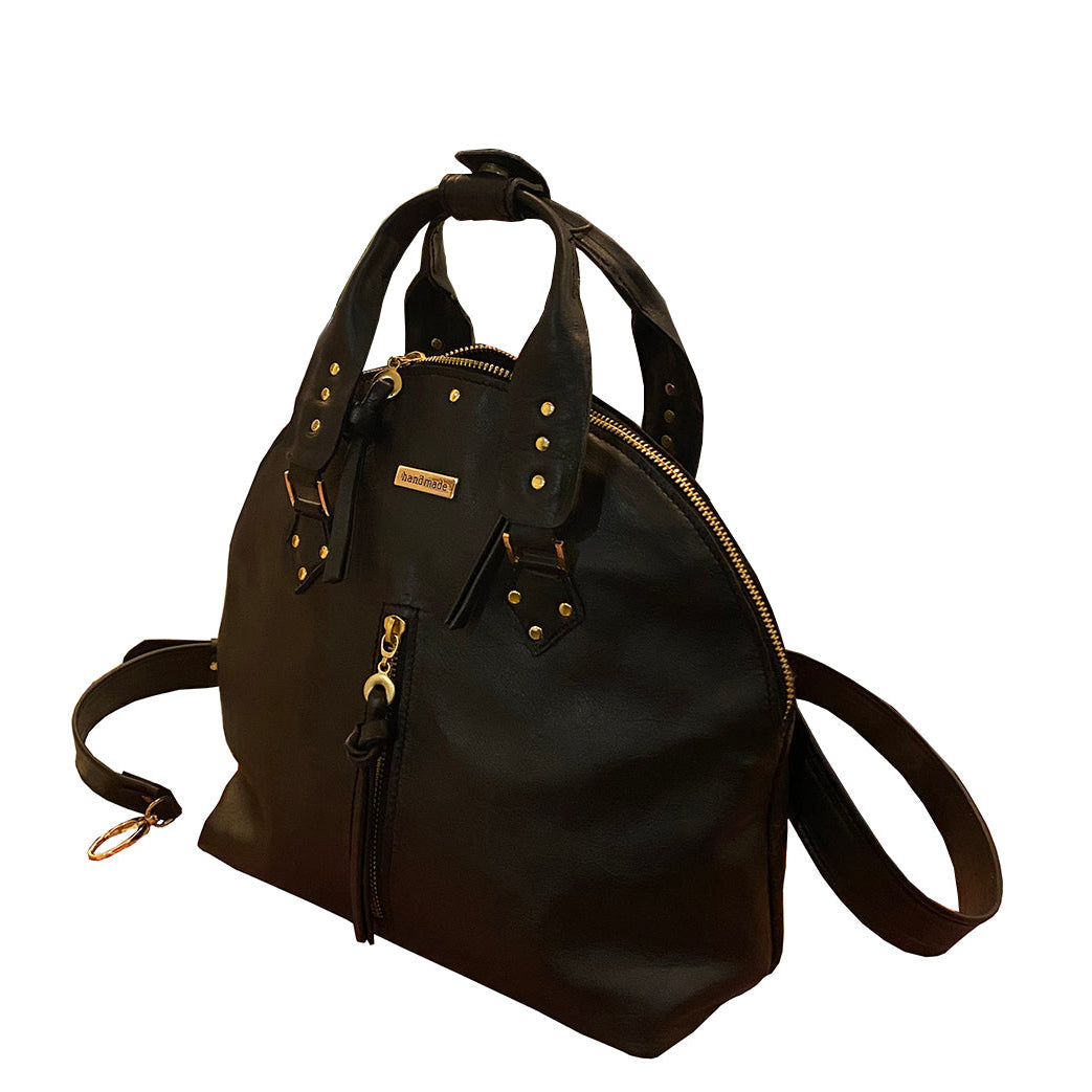 תיק יד מעור שחור חצי עגול מהודר ואלגנט עם ניטים מזהב