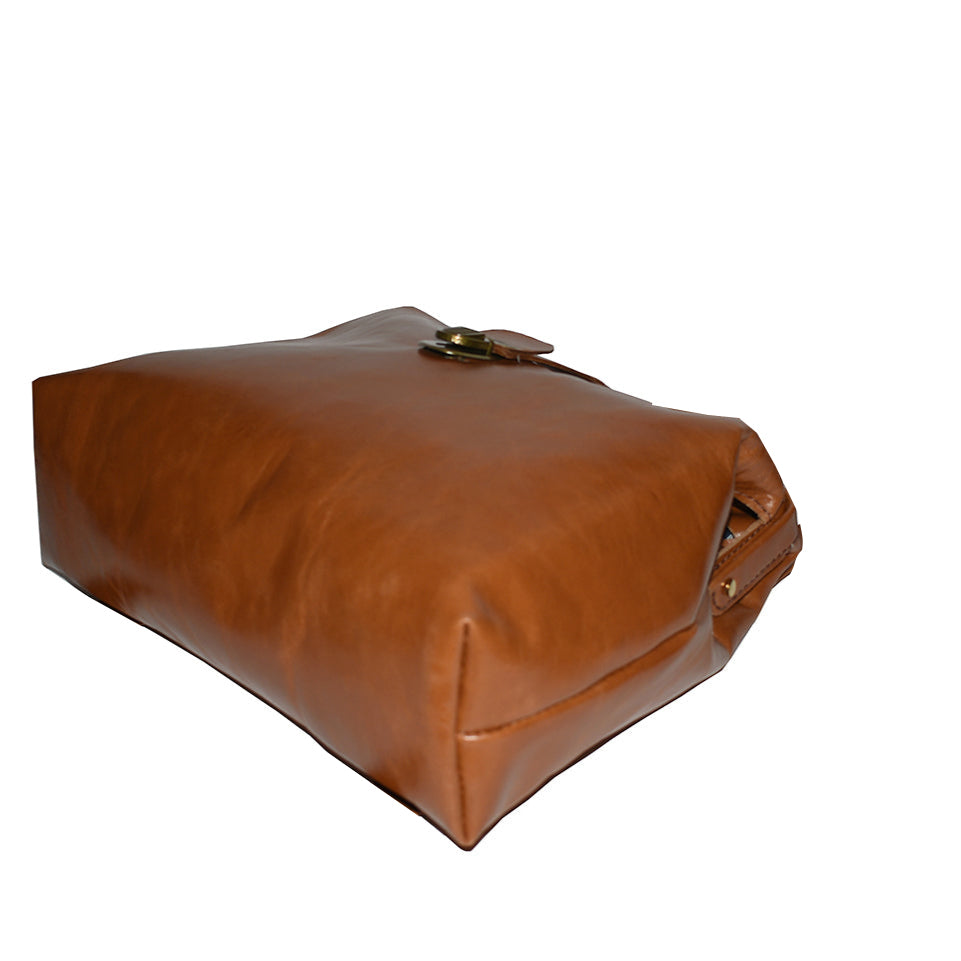 תיק יד מעור בדגם תיק רופא (Doctor's bag) חום אגוז אלגנט ומסוגנן