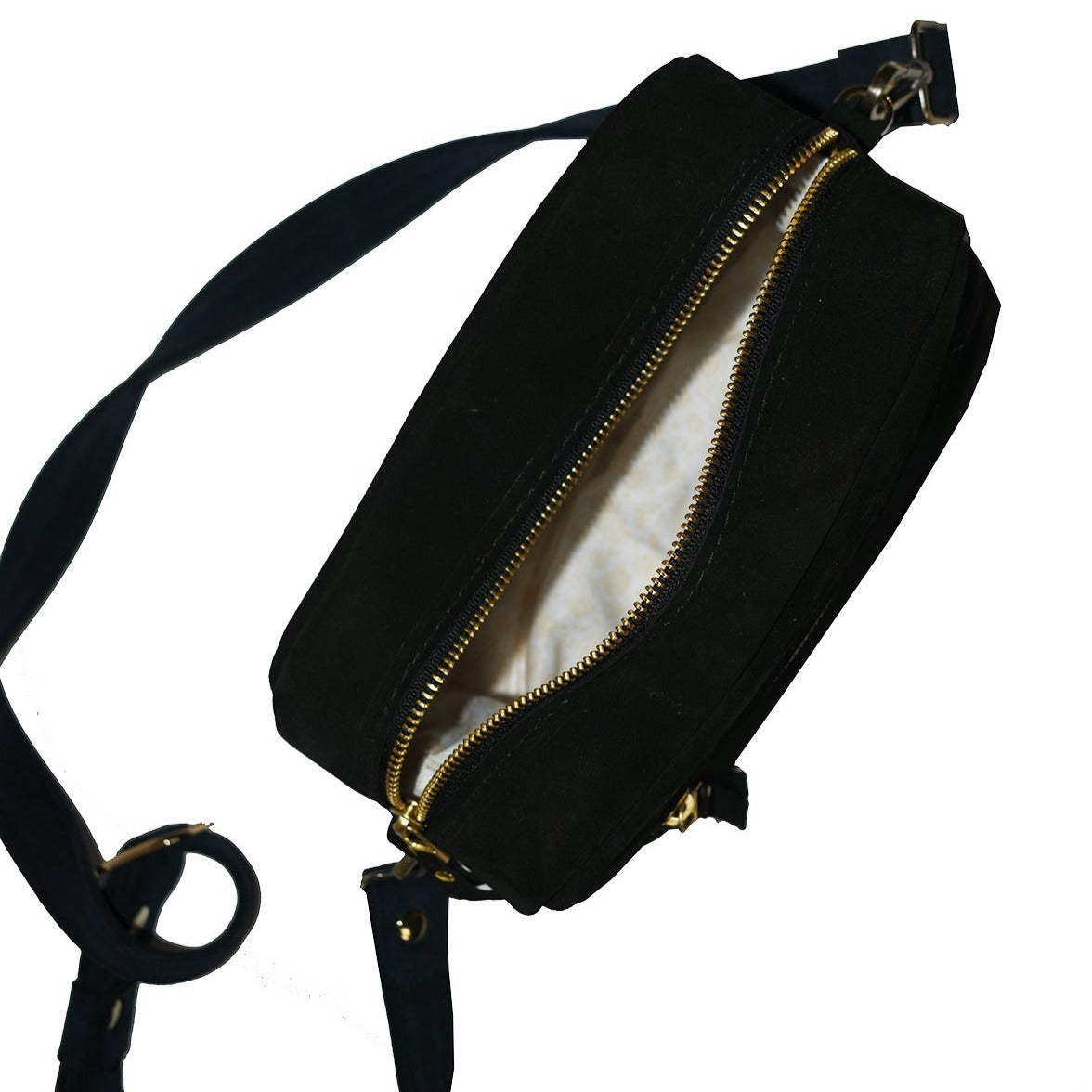 תיק ערב קטן מעור שחור זמש מלבני עם פתיחת רוכסן