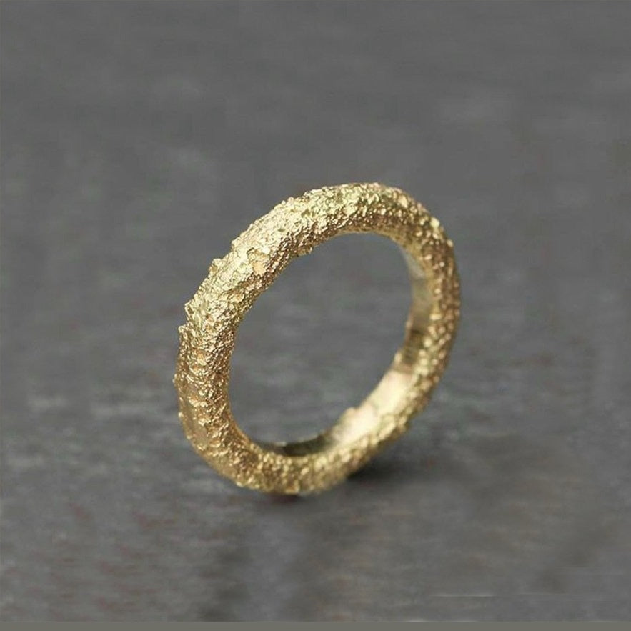 טבעת זהב לבן 14 קראט בטקסטורת נטיפים