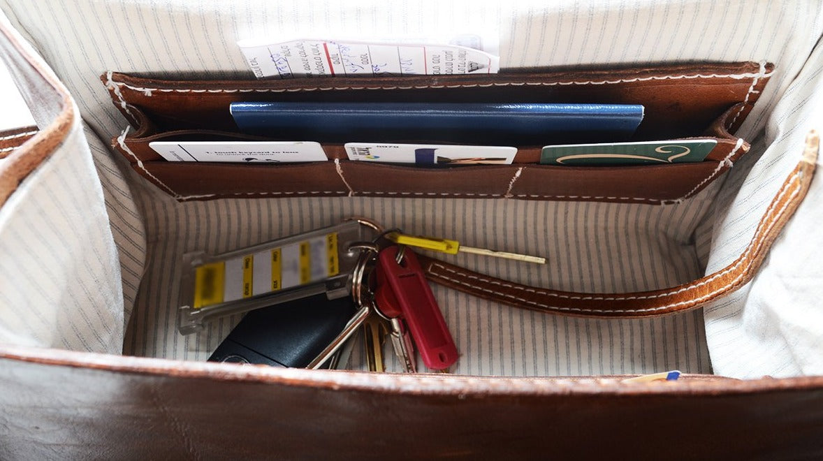 תיק עור איטלקי אלגנט בגוון חום