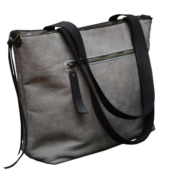 תיק עור איטלקי גדול מחוייט לתליה על הכתף