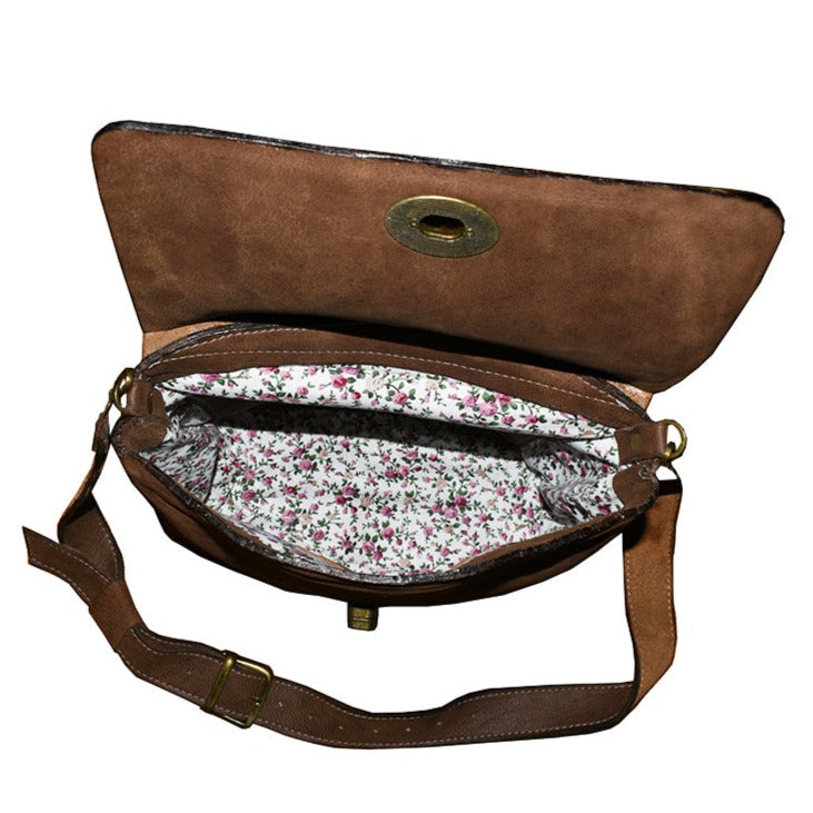 תיק עור חום אגוז מעוצב חצי עגול עם ידית אחיזה