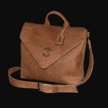 תיק עור אפריקה חום קלאפה ארוכה משולשת