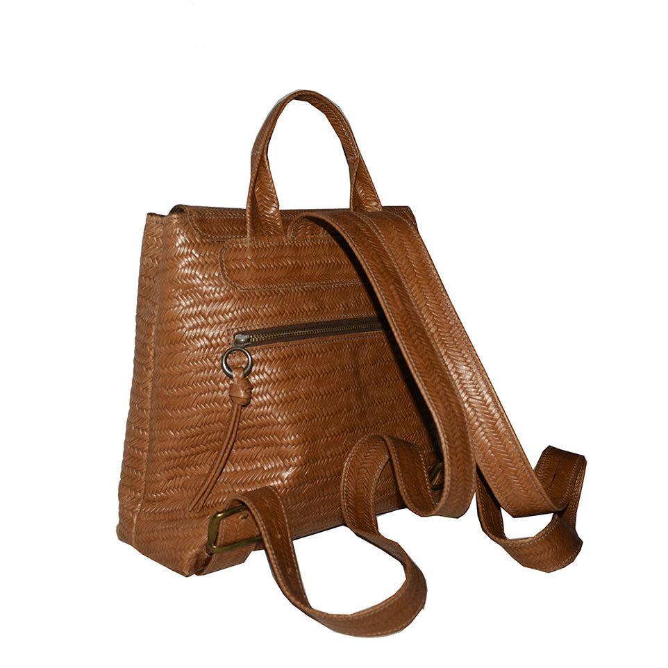 תיק גב מעור חום בדגם ארוג