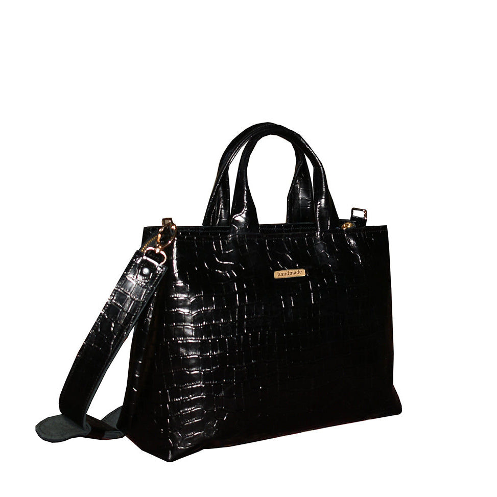 תיק עור שחור קרוקו במראה יוקרתי עם ברק עדין