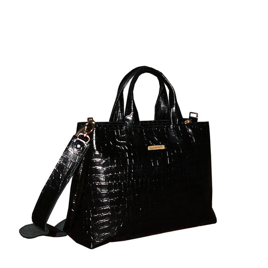 תיק עור שחור קרוקו במראה יוקרתי עם ברק עדין