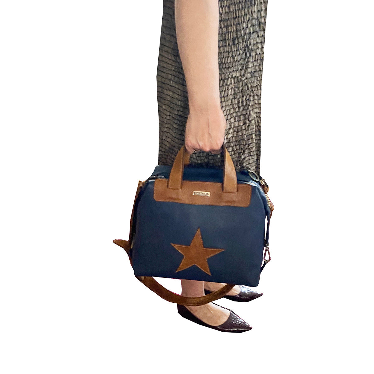 תיק עור כחול נייבי בשילוב עור חום דבש עם כוכב