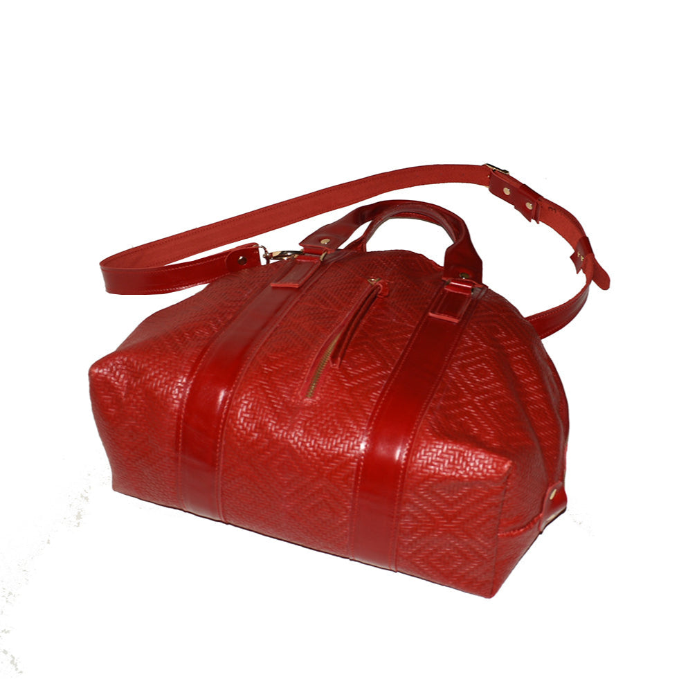 תיק יד גדול מעור קלוע איטלקי אדום לוהט עם דוגמת מעויינים